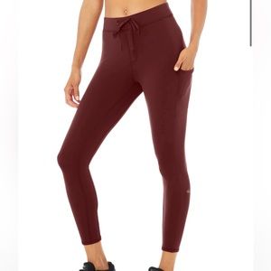 Alo Yoga 7/8 High-Waist Checkpoint Legging in Cranberry XXS